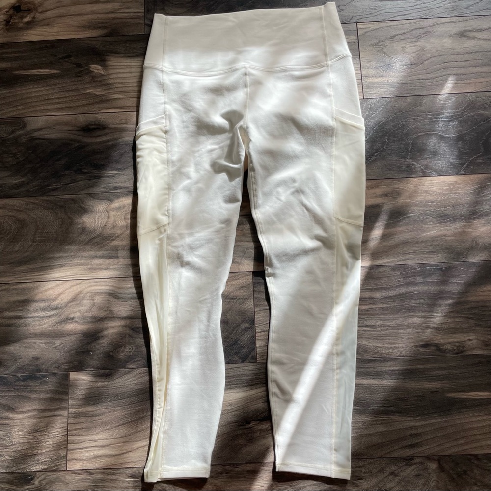 New never worn Fabletics white  leggings size L